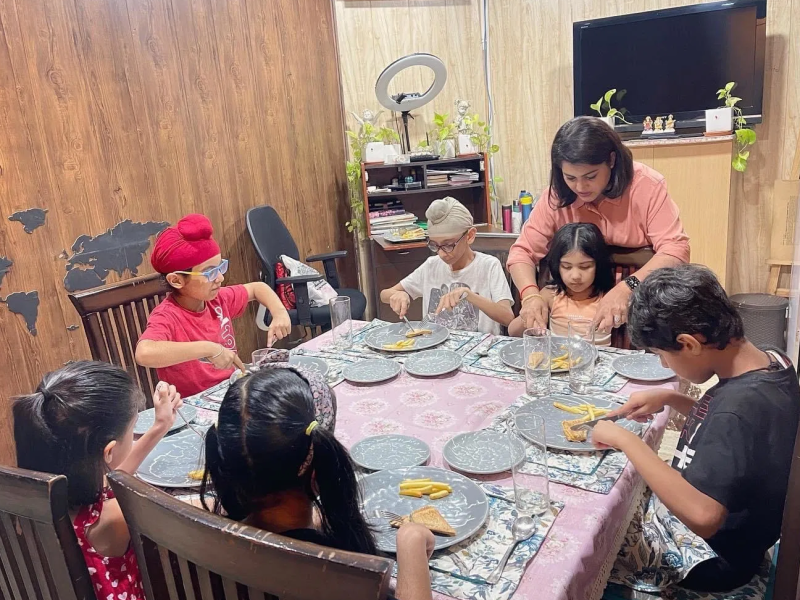 Omkareshwari Pal conducted a 5 days workshop on “Dining Etiquette” for kids aged 6 to 8