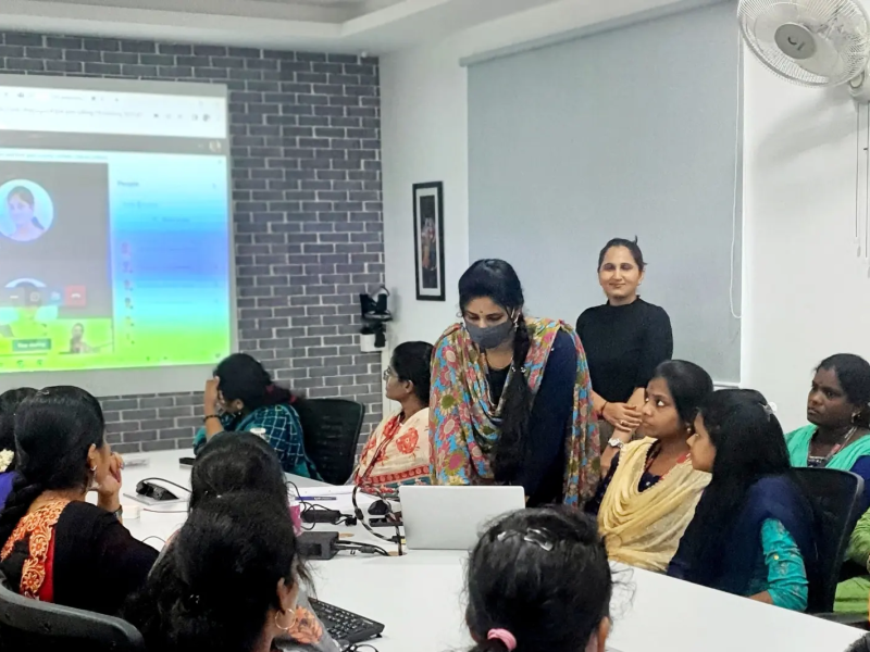 Pinky Akash recently conducted a session on Styling and Grooming at Right HealthCare Solutions