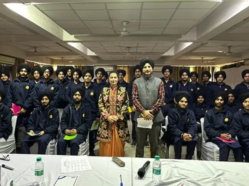 Delhi based Soft Skills Trainer, Anjali Basra conducted a session on ‘Resume Building’ at Shri Guru Granth Sahib Vidya Kendra, Delhi
