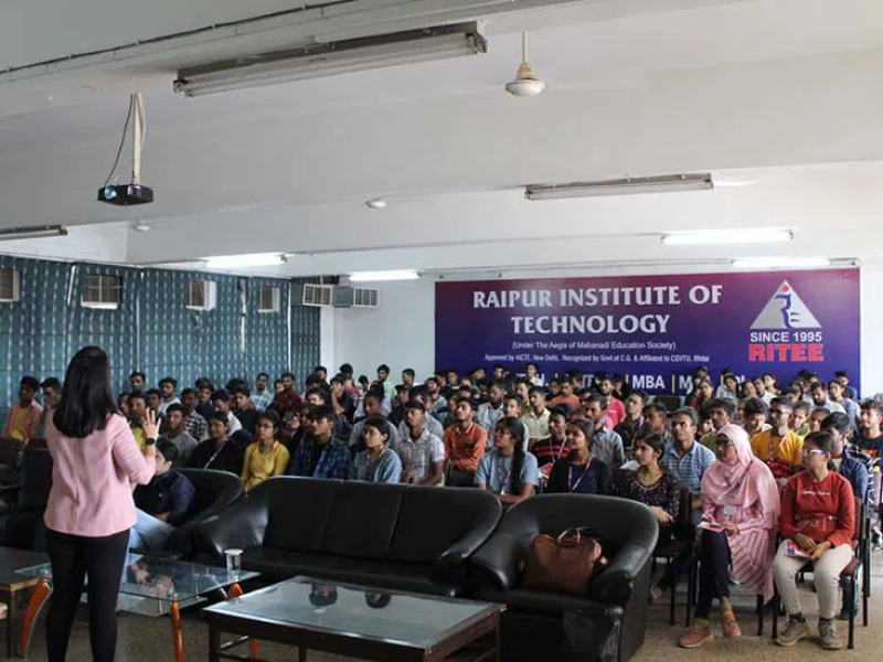 Delhi based Corporate Trainer, Capt Manjula Katoch conducted a “Campus To Corporate” training session for the students of Raipur institute of Technology, Chattisgarh