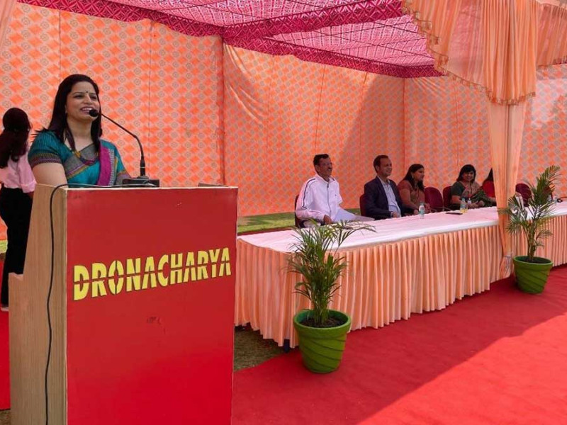 Capt Manjula Katoch was invited as a Chief Guest to deliver a motivational Lecture on the occasion of Sports Day Event