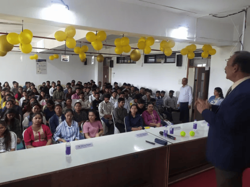 Pune-based Soft Skills Trainer Col Uday Jagavkar conducted a Session on Goal Setting for first-year students of MBA and MCA