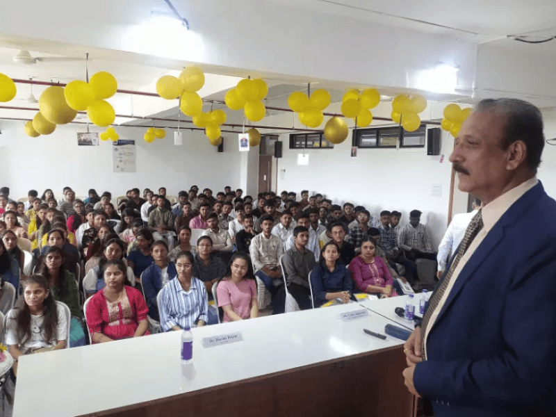 Pune-based Soft Skills Trainer Col Uday Jagavkar conducted a Session on Goal Setting for first-year students of MBA and MCA