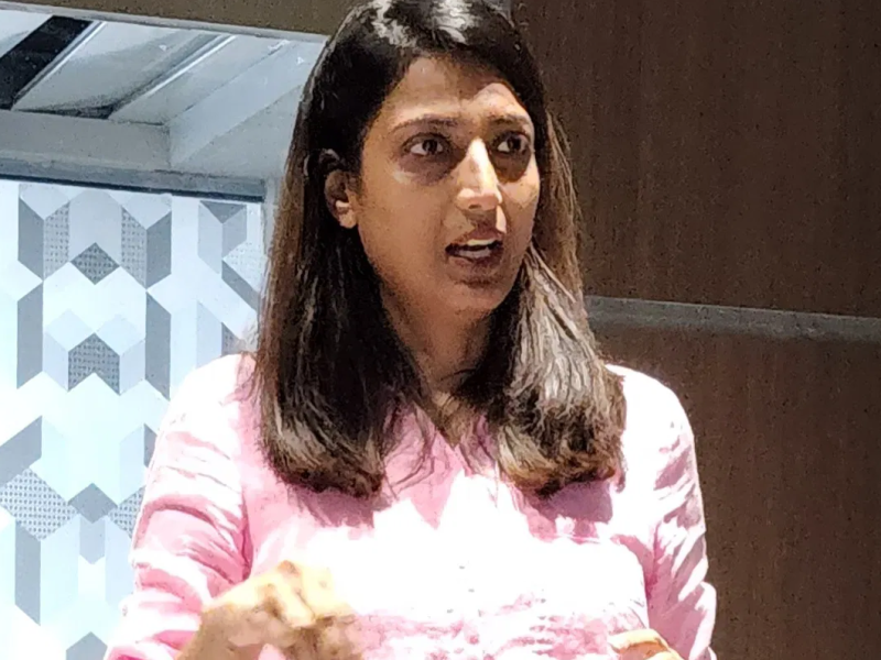 Hiral Patel recently conducted a 4 hours session on Who Am I? Re-writing my life story for a reputed company in Vadodara