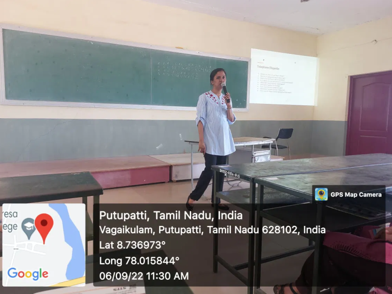 Dharshani Sivakumar Conducted Session for the Students of a Leading College on Life Skills.