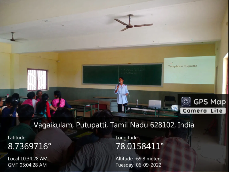 Dharshani Sivakumar Conducted Session for the Students of a Leading College on Life Skills.