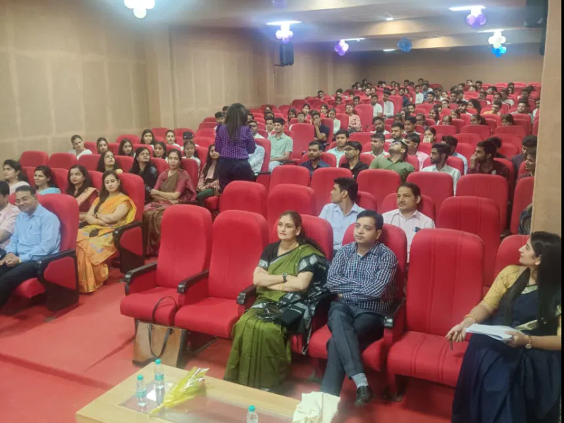 Krittika Sharda Conducted Session on “Communicating with Confidence” at a leading Institute of Science and management
