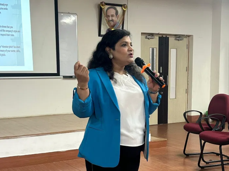 Chennai based Image Consultant & Soft Skills Trainer Kajal Lalwani conducted session on Business Etiquette