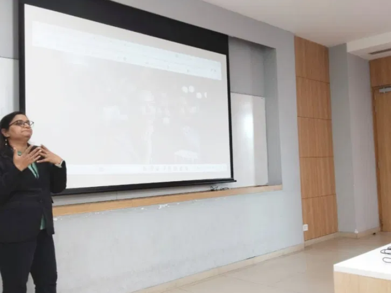 Lucknow based Soft Skills Trainer, Manali Singh conducted a training session on Communication Skill