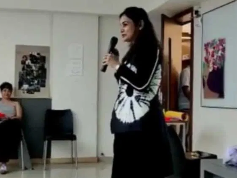 Manisha Jain recently conducted a training on Dressing, Grooming and Styling for the entire team of Nest Academy