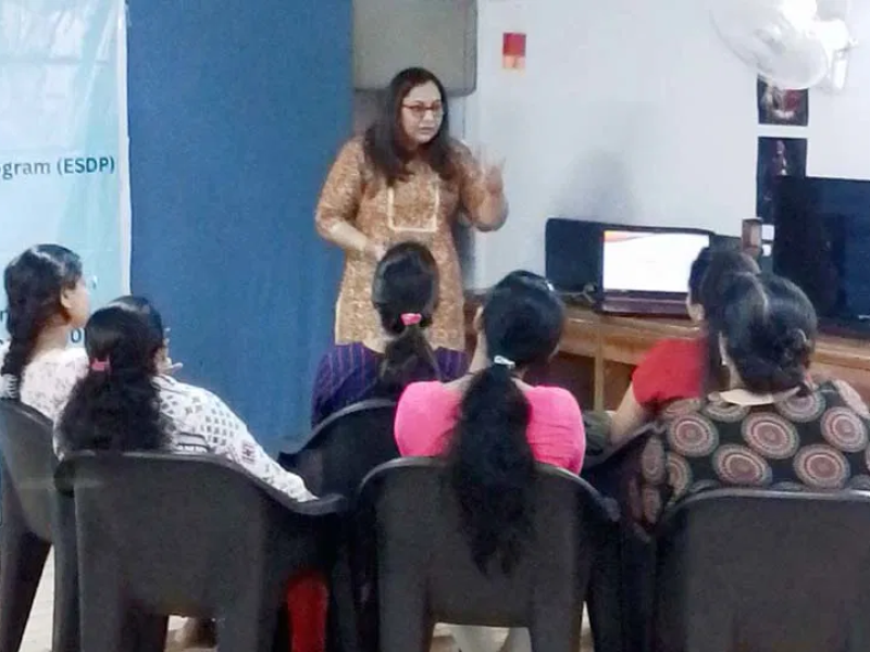 Pune based Image Consultant Nikita Sankeshwar Gorde conducted 3 sessions which included a practical market visit