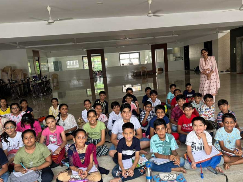 Chennai-based Image Consultant Pinky Akash conducted a 3 days workshop on Grooming, Etiquette and hygiene for the kids.