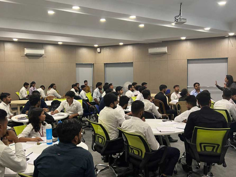 Delhi NCR-based Image Consultant and Soft Skills Trainer Dr. Shikha Singh was recently invited as a trainer to take behavioural training sessions on Building Employability Skills for the engineering students of IILM University.
