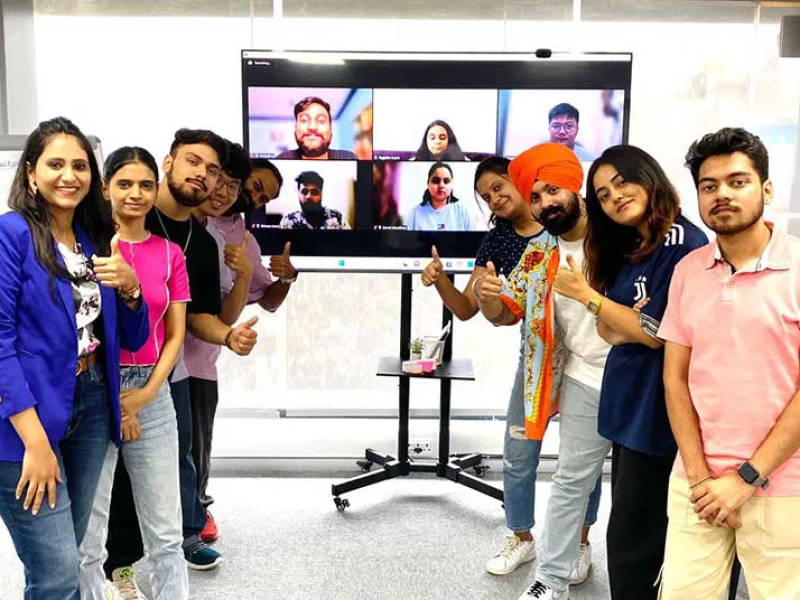 Delhi based Image Consultant, Tanya Garg, recently conducted an offline session at IIDE- Digital Marketing Institute, Delhi on the topic “Presentation Skills”