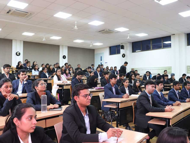 Pune-based Image Consultant and Soft Skills Trainer Urvashi Pachori recently conducted a training session on “Make your Mark” at SSBF