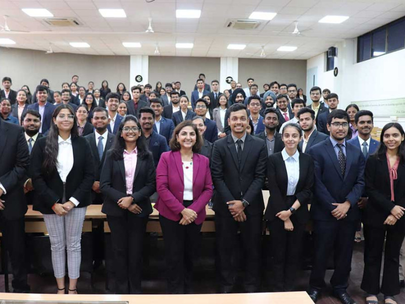 Pune-based Image Consultant and Soft Skills Trainer Urvashi Pachori recently conducted a training session on “Make your Mark” at SSBF